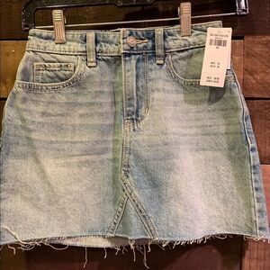 Hollister High Rise Jean Skirt Size 00 NWT